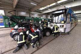 Schwerer Unfall Rettungskraefte Uebten In Jena Den Ernstfall 08